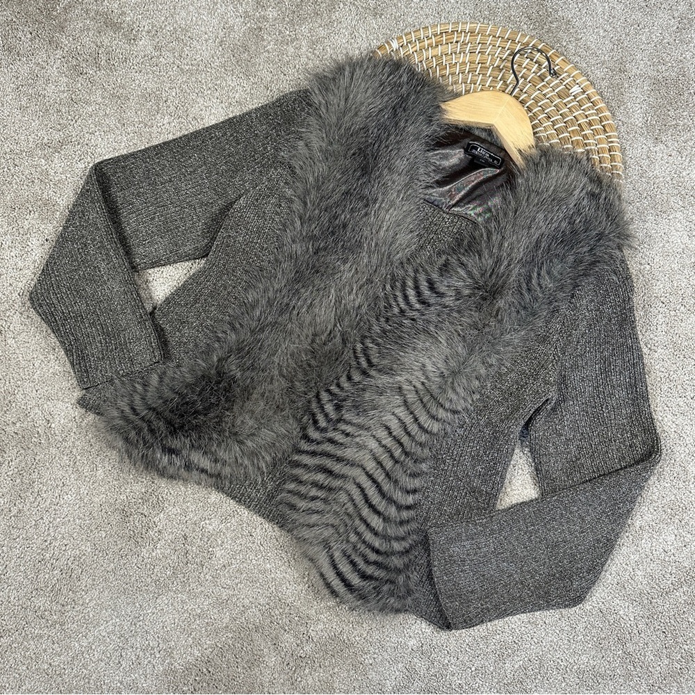 Lisa International Y2K 90s Faux Fur Collared Cardigan Sweater V-Neck Gray MP
